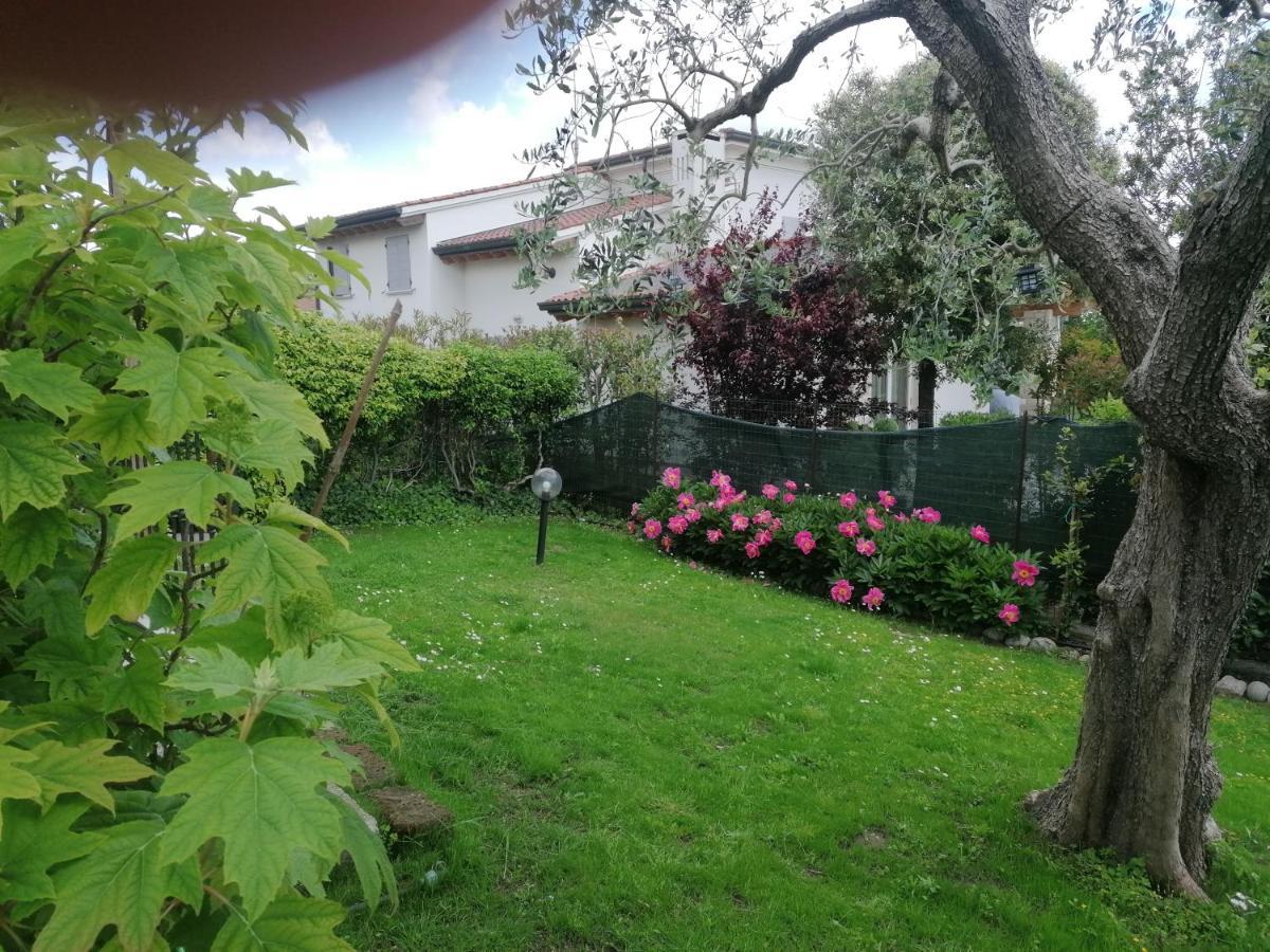 Casa Laghetto Villa Castellaro  ภายนอก รูปภาพ